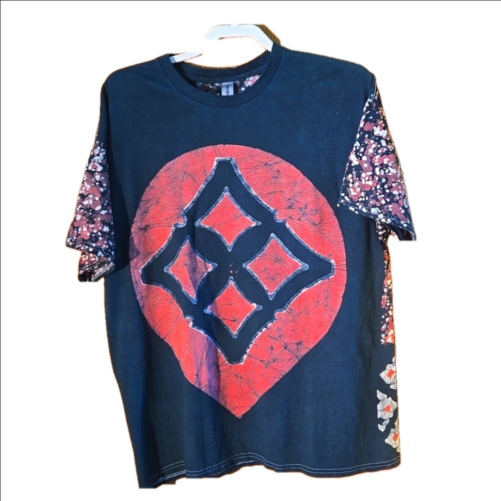 Gildan Black Tee w/ Large Front Emblem Speckled Sleeves & Back Size XL